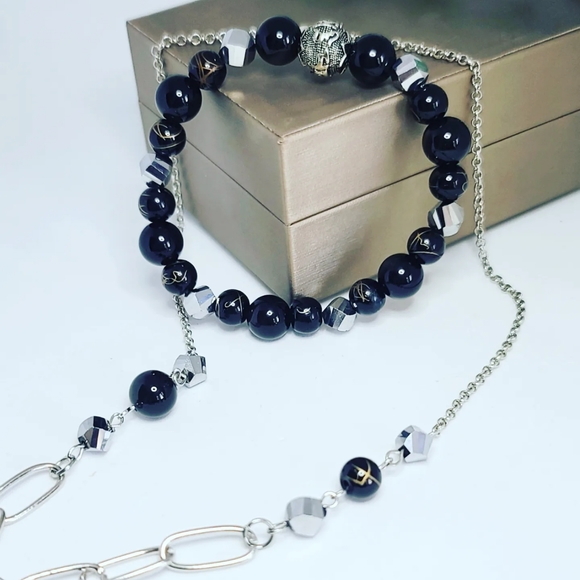 Black Agate, Black Frosted Glass, Silver Cresh glass set - Picture 3 of 4